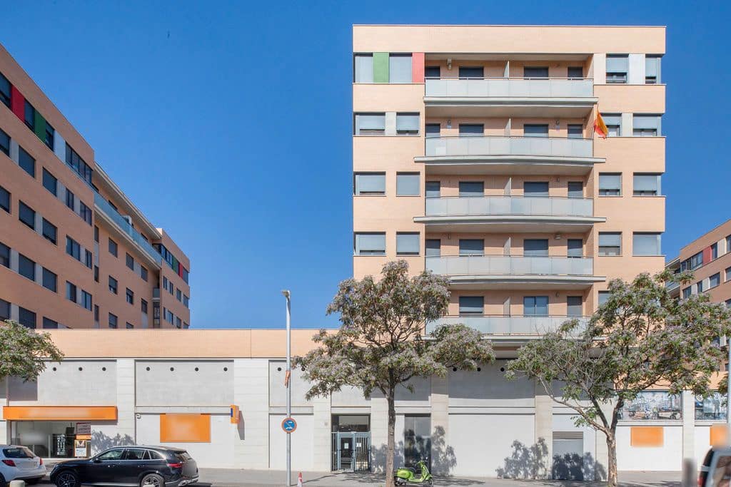 Local Comercial en Torrent en venta - 388.000 € (Ref: 9282576)