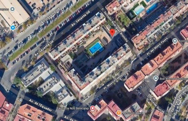 4 soveværelse Lejlighed til salg i Benicalap, Valencia by med swimmingpool - € 345.000 (Ref: 9420088)