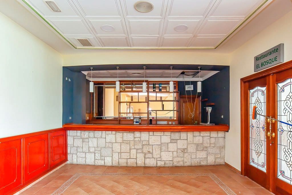 44 Zimmer Hotel zu verkaufen in Jalance mit Pool - 1.305.000 € (Ref: 9467644)