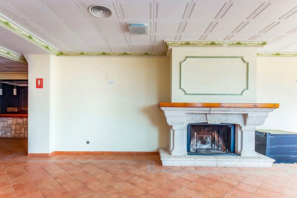 44 Zimmer Hotel zu verkaufen in Jalance mit Pool - 1.305.000 € (Ref: 9467644)