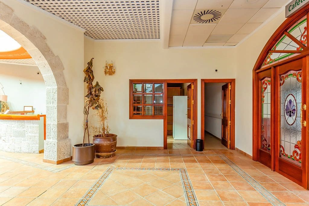 44 Zimmer Hotel zu verkaufen in Jalance mit Pool - 1.305.000 € (Ref: 9467644)