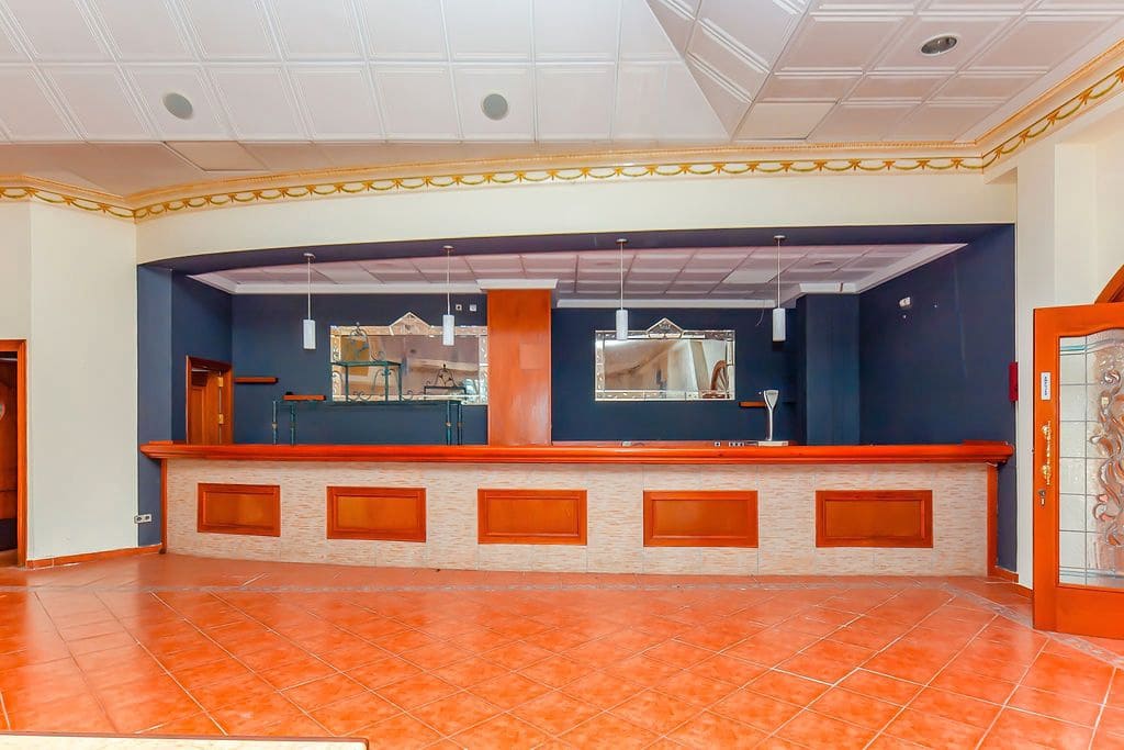 44 Zimmer Hotel zu verkaufen in Jalance mit Pool - 1.305.000 € (Ref: 9467644)