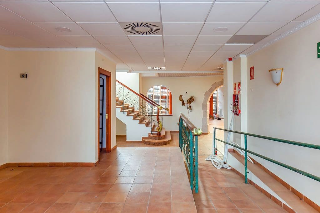 44 Zimmer Hotel zu verkaufen in Jalance mit Pool - 1.305.000 € (Ref: 9467644)