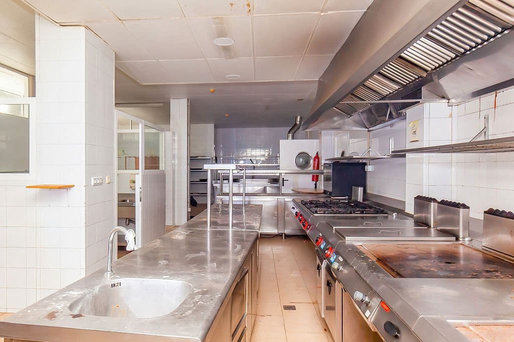 44 Zimmer Hotel zu verkaufen in Jalance mit Pool - 1.305.000 € (Ref: 9467644)