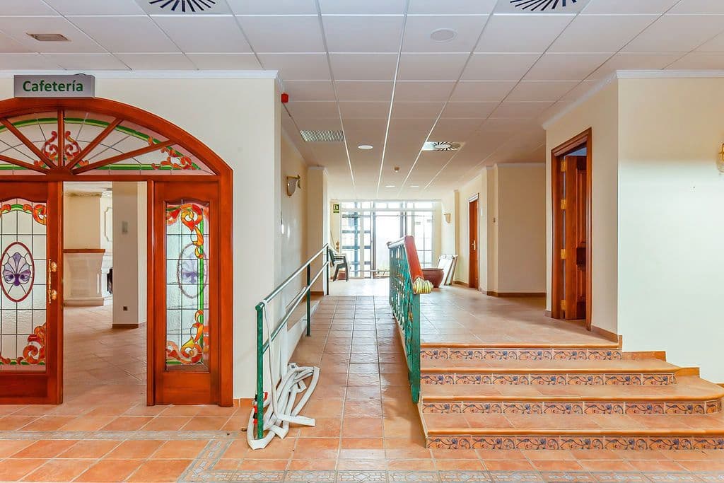 44 Zimmer Hotel zu verkaufen in Jalance mit Pool - 1.305.000 € (Ref: 9467644)