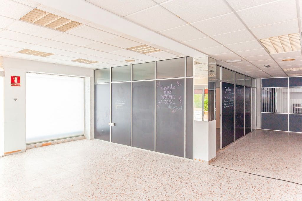 Commercieel te koop in San Antonio de Benageber - € 365.000 (Ref: 9471291)