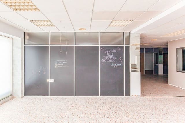 Comercial para venda em San Antonio de Benagéber - 365 000 € (Ref: 9471291)