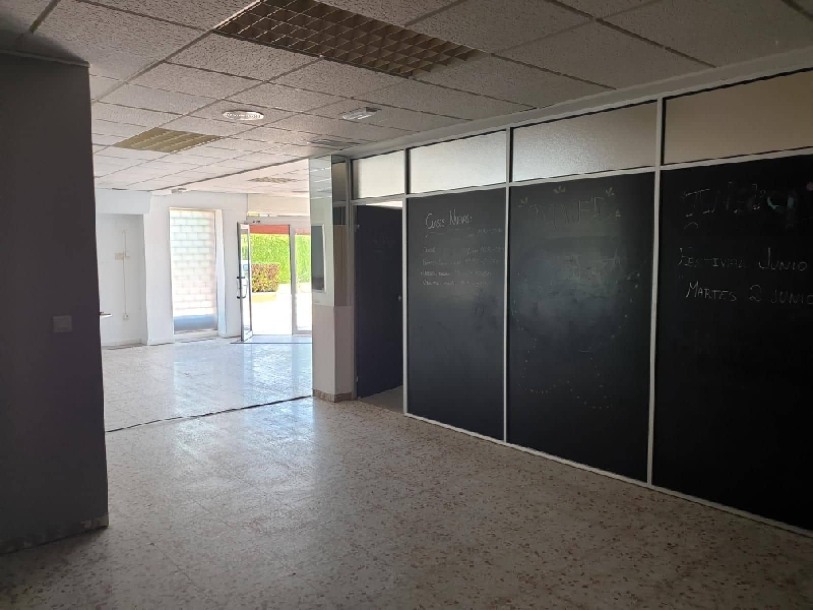 Commercieel te koop in San Antonio de Benageber - € 365.000 (Ref: 9471291)