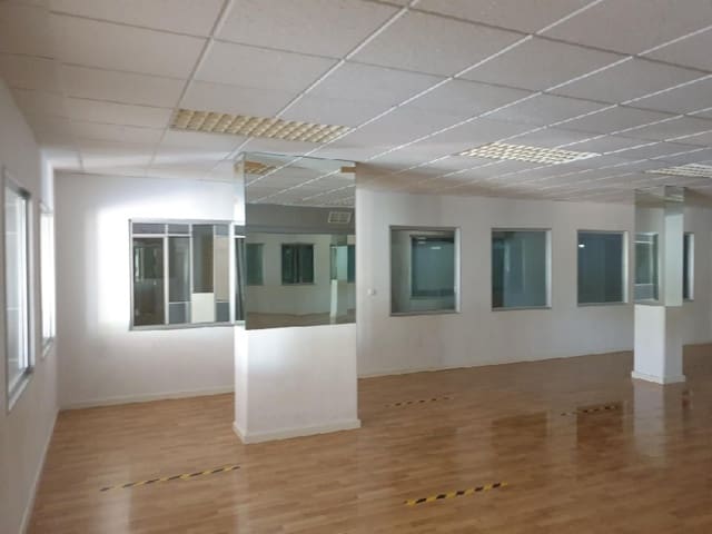 Comercial para venda em San Antonio de Benagéber - 365 000 € (Ref: 9471291)