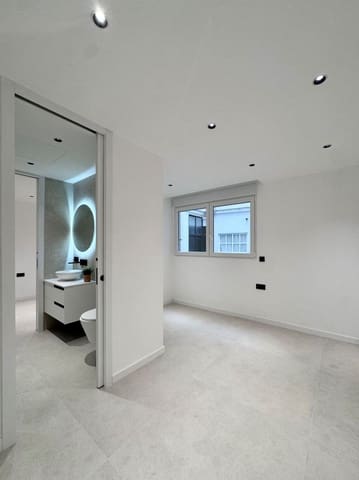 4 soveværelse Lejlighed til salg i Russafa, Valencia by - € 1.249.000 (Ref: 9542067)