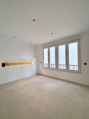 4 soveværelse Lejlighed til salg i Russafa, Valencia by - € 1.249.000 (Ref: 9542067)