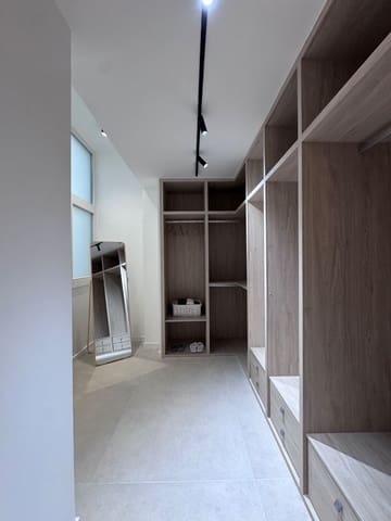 4 soveværelse Lejlighed til salg i Russafa, Valencia by - € 1.249.000 (Ref: 9542067)