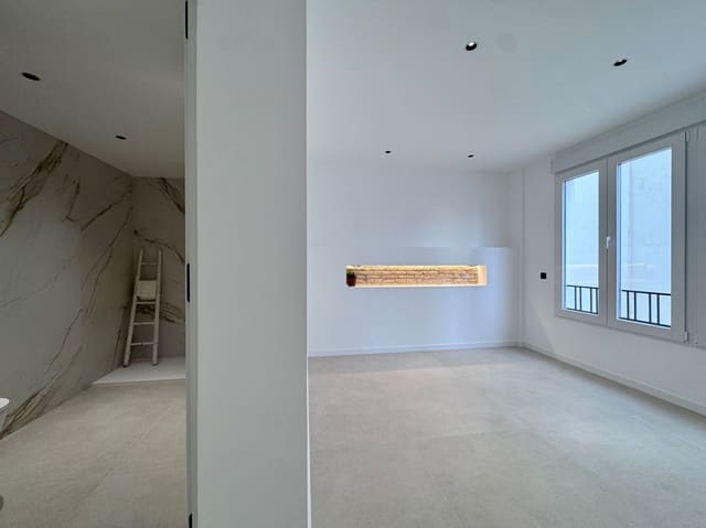 4 soveværelse Lejlighed til salg i Russafa, Valencia by - € 1.249.000 (Ref: 9542067)