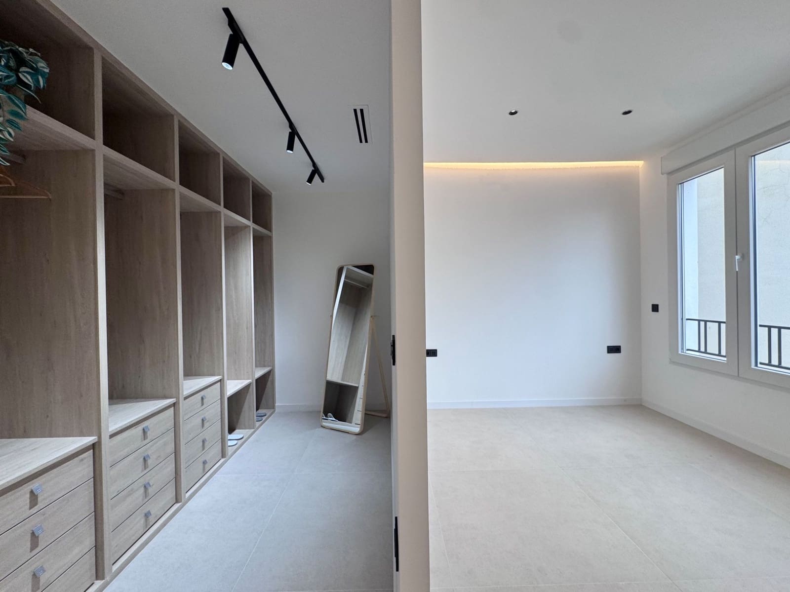 4 soveværelse Lejlighed til salg i Valencia by - € 1.249.000 (Ref: 9542067)