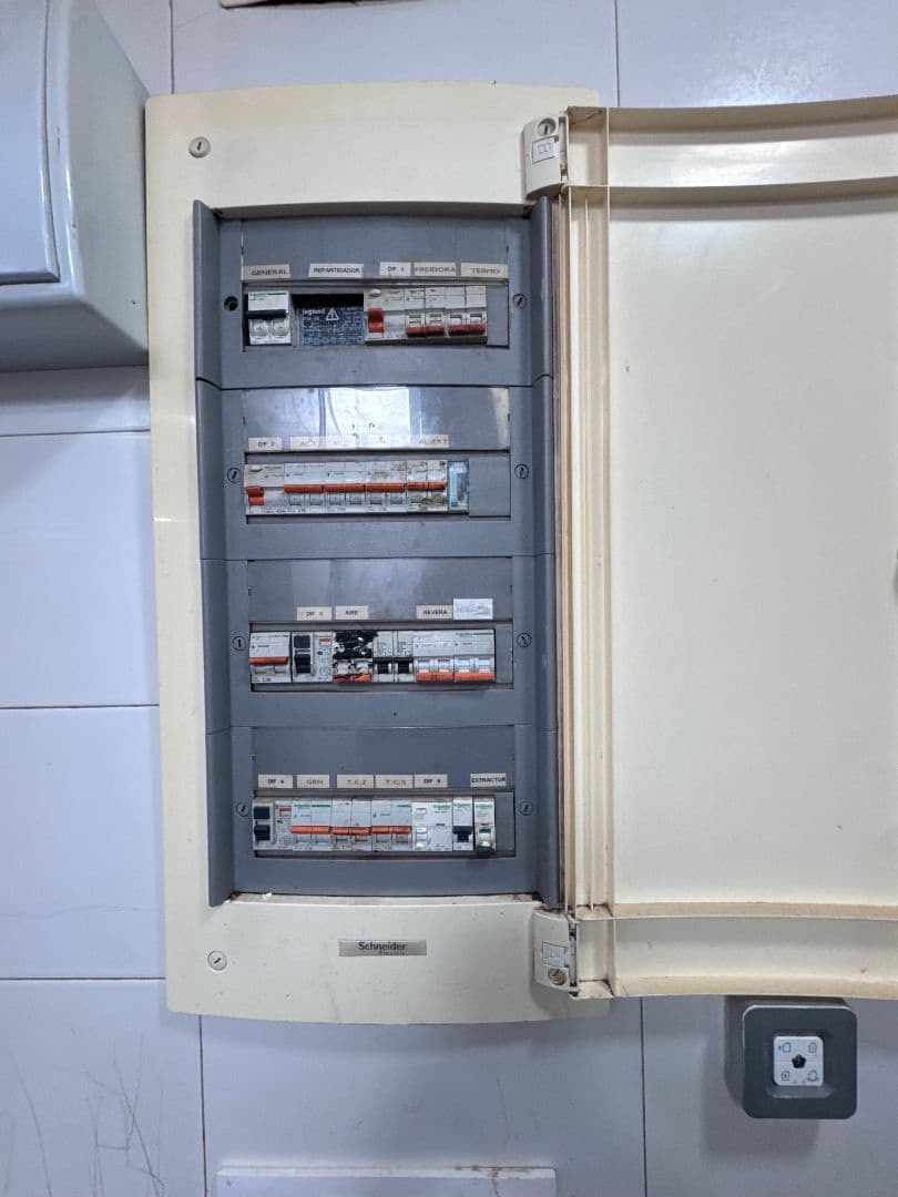 Gewerbe zu verkaufen in Valencia Stadt - 219.900 € (Ref: 9588489)