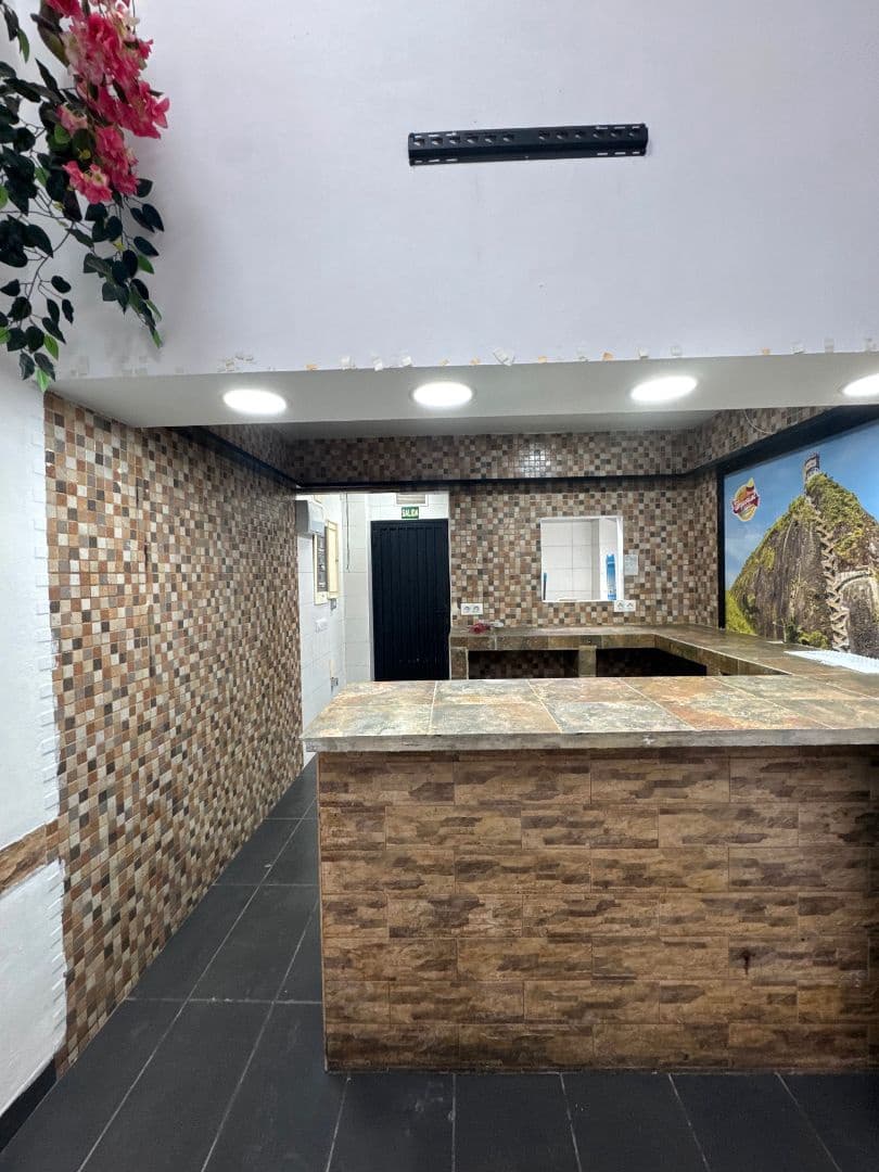 Gewerbe zu verkaufen in Valencia Stadt - 219.900 € (Ref: 9588489)