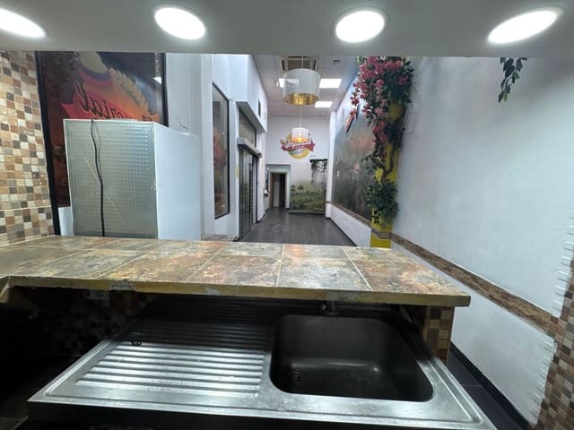 Komercyjne na sprzedaż w Torrefiel, Miasto Walencja - 219 900 € (Ref: 9588489)