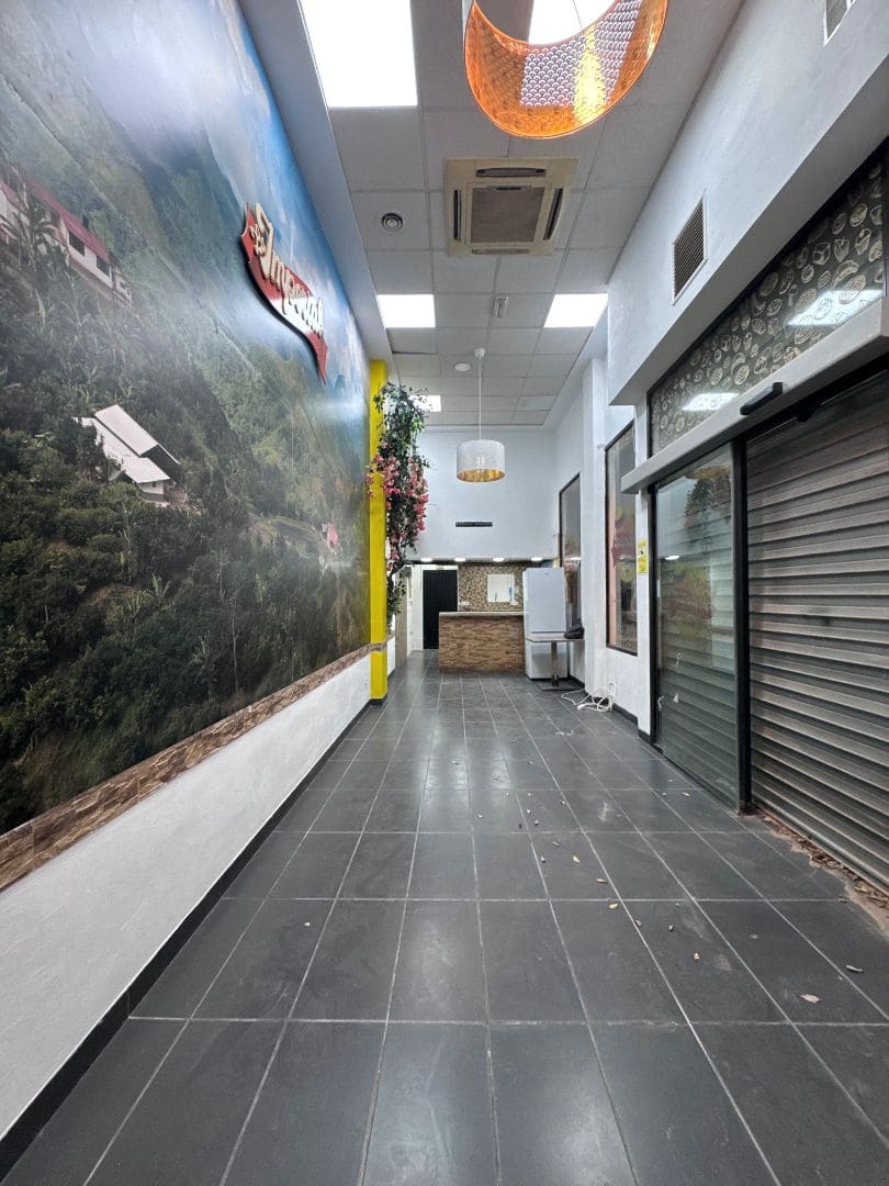 Business for sale in Valencia city - € 219,900 (Ref: 9592174)