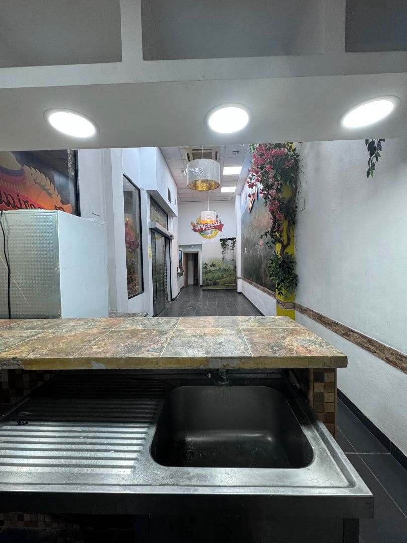 Business for sale in Valencia city - € 219,900 (Ref: 9592174)
