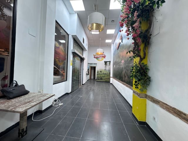 Business for sale in Torrefiel, Valencia city - € 219,900 (Ref: 9592174)