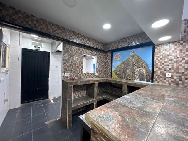 Business for sale in Torrefiel, Valencia city - € 219,900 (Ref: 9592174)