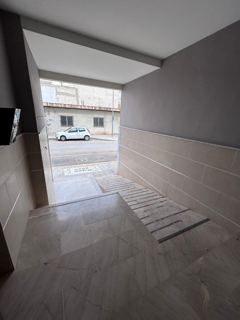 Piso de 3 habitaciones en Real en venta - 101.000 € (Ref: 9641083)