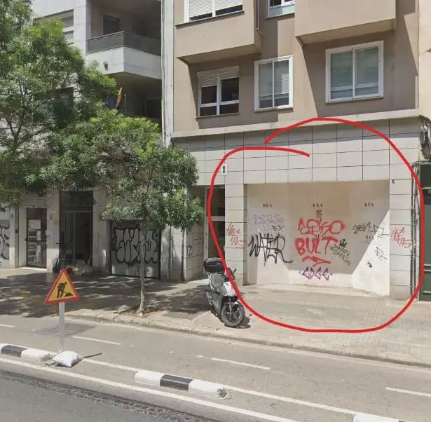 Commercial for sale in Valencia city - € 429,000 (Ref: 9816527)