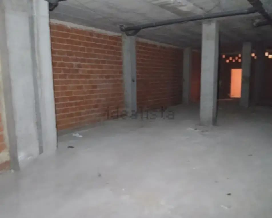Commercial for sale in Valencia city - € 429,000 (Ref: 9816527)