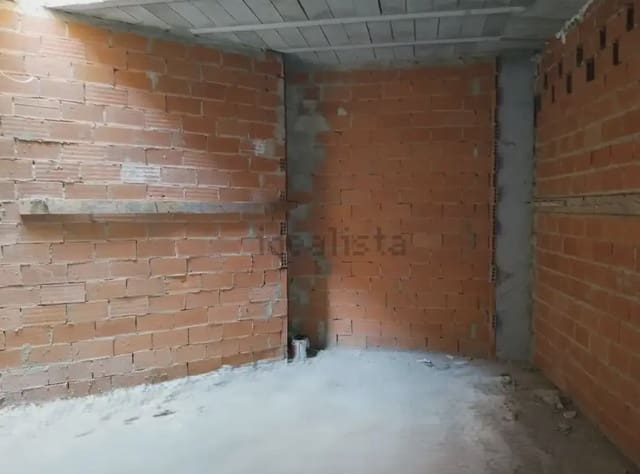 Commercial for sale in Albors, Valencia city - € 429,000 (Ref: 9816527)
