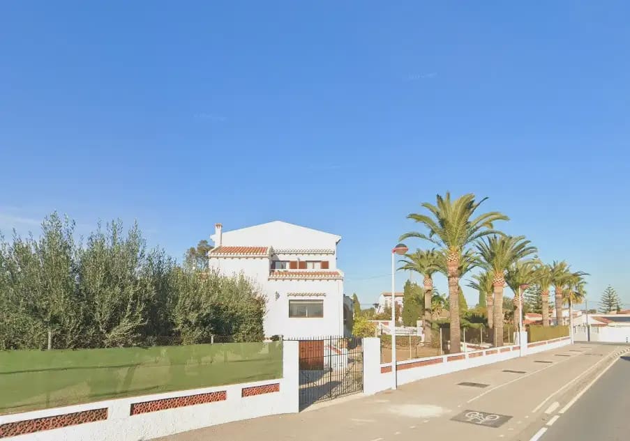 5 bedroom Villa for sale in Els Poblets with garage - € 567,000 (Ref: 9841942)