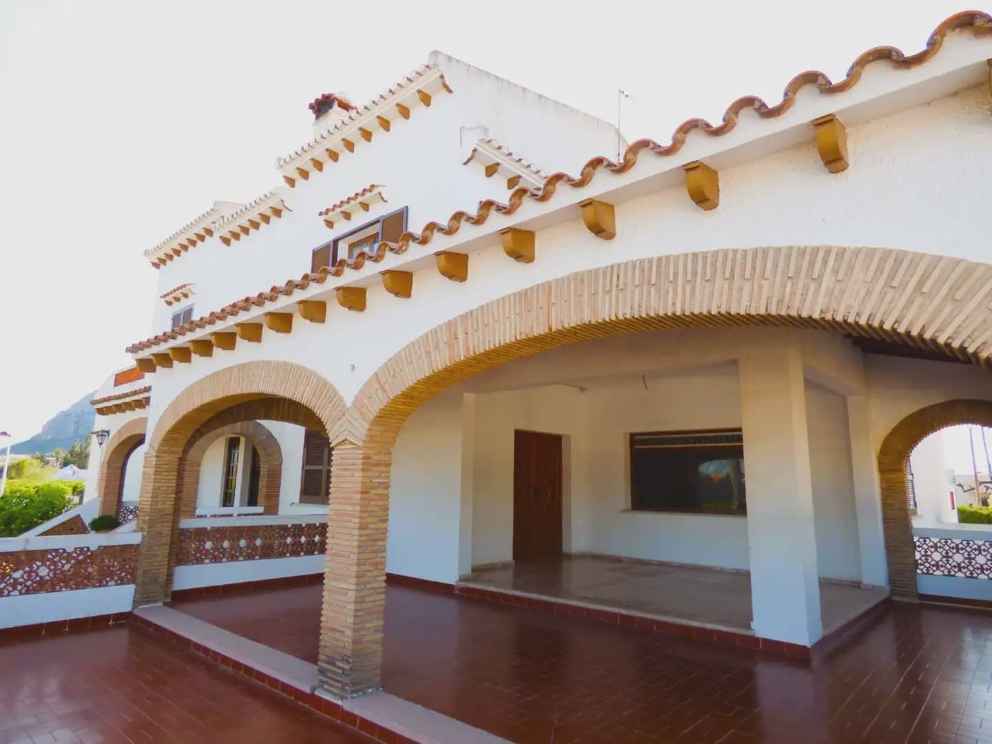 5 bedroom Villa for sale in Els Poblets with garage - € 567,000 (Ref: 9841942)