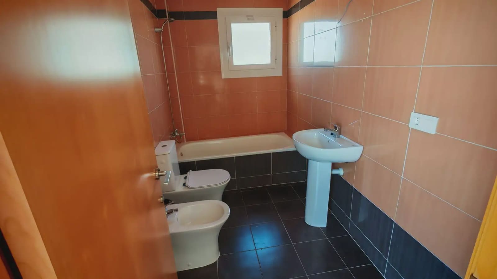 Pareado de 3 habitaciones en Montserrat en venta con garaje - 290.000 € (Ref: 9863853)