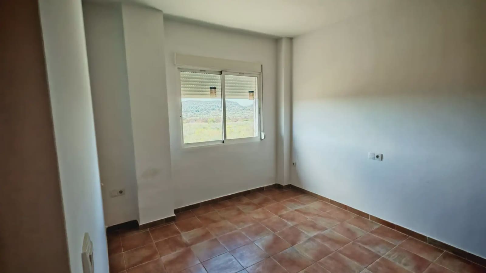 Pareado de 3 habitaciones en Montserrat en venta con garaje - 290.000 € (Ref: 9863853)