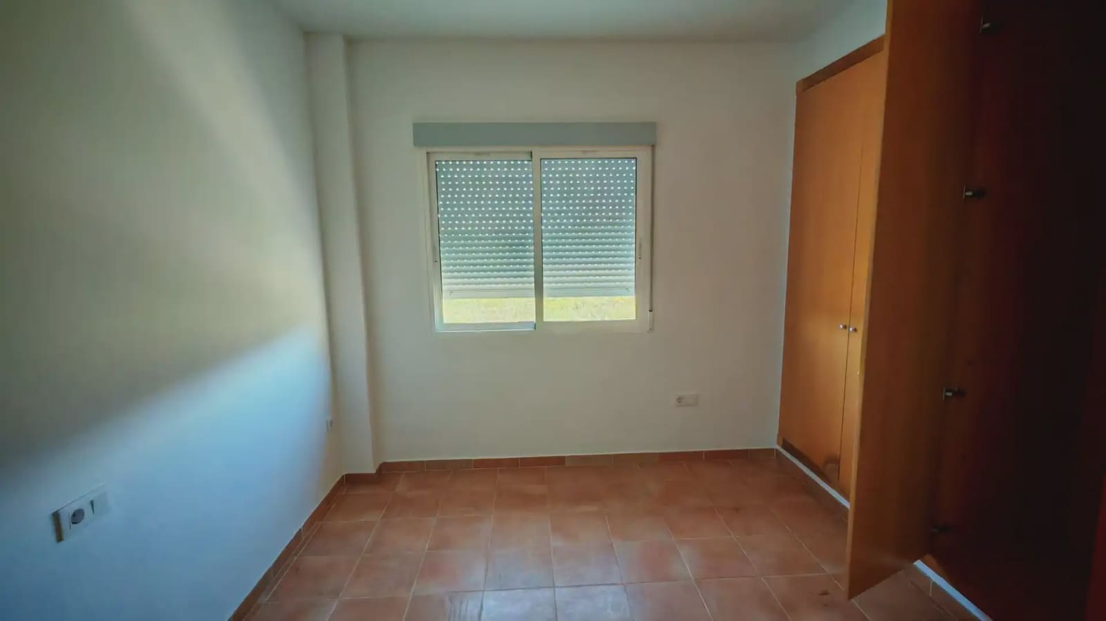 Pareado de 3 habitaciones en Montserrat en venta con garaje - 290.000 € (Ref: 9863853)
