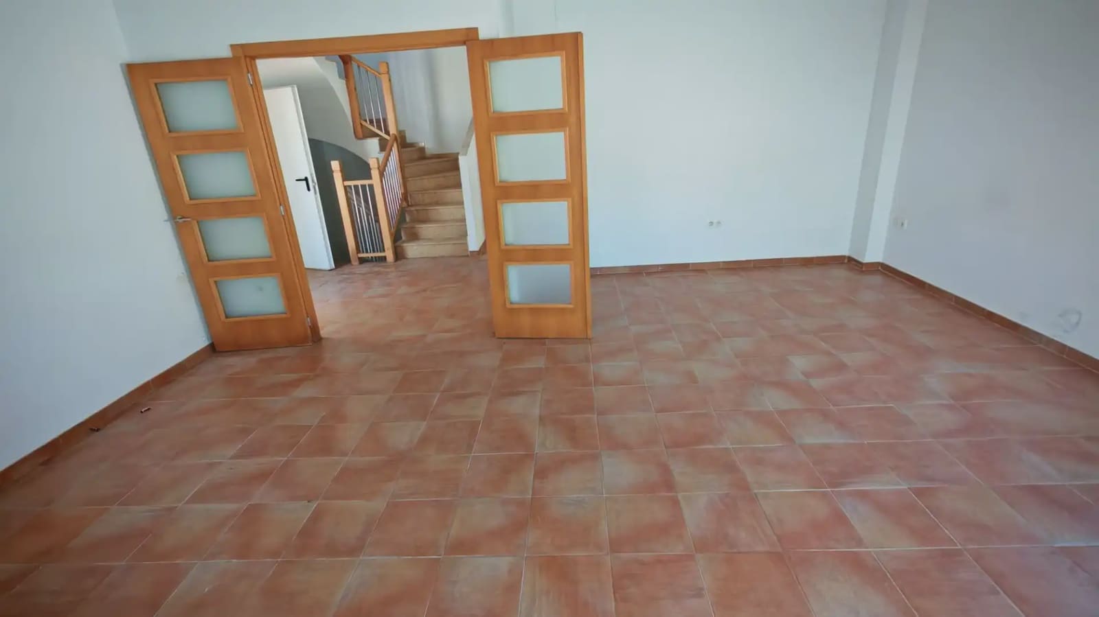 Pareado de 3 habitaciones en Montserrat en venta con garaje - 290.000 € (Ref: 9863853)