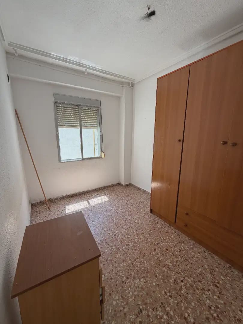 4 slaapkamer Flat te koop in Valencia stad - € 198.500 (Ref: 9866104)