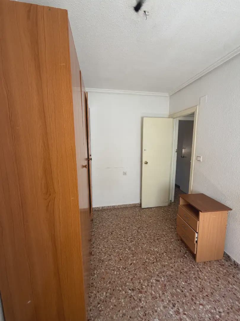 4 slaapkamer Flat te koop in Valencia stad - € 198.500 (Ref: 9866104)