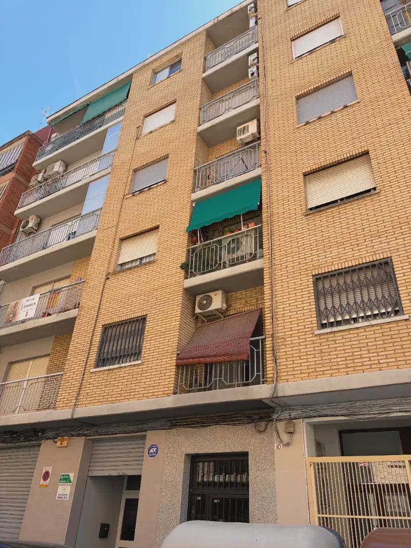 4 slaapkamer Flat te koop in Valencia stad - € 198.500 (Ref: 9866104)