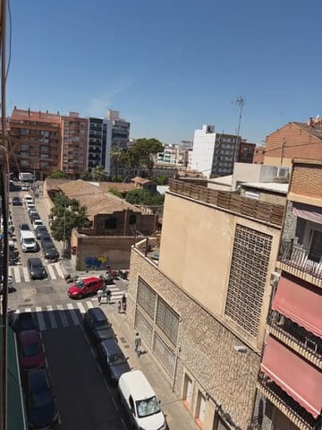 4 slaapkamer Flat te koop in Benicalap, Valencia stad - € 198.500 (Ref: 9866104)