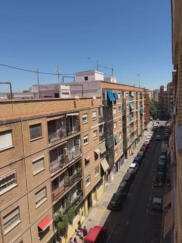 4 slaapkamer Flat te koop in Benicalap, Valencia stad - € 198.500 (Ref: 9866104)