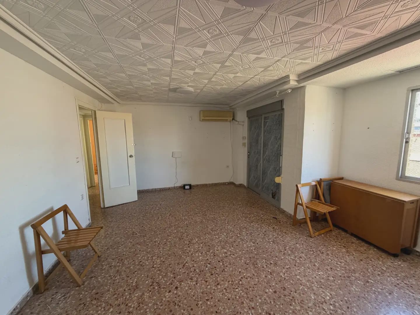 4 slaapkamer Flat te koop in Valencia stad - € 198.500 (Ref: 9866104)