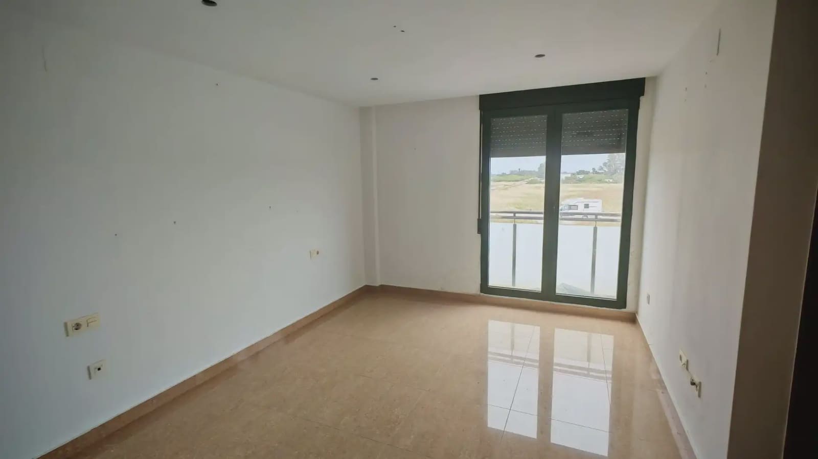 4 slaapkamer Huis te koop in Valencia stad met garage - € 243.000 (Ref: 9866160)