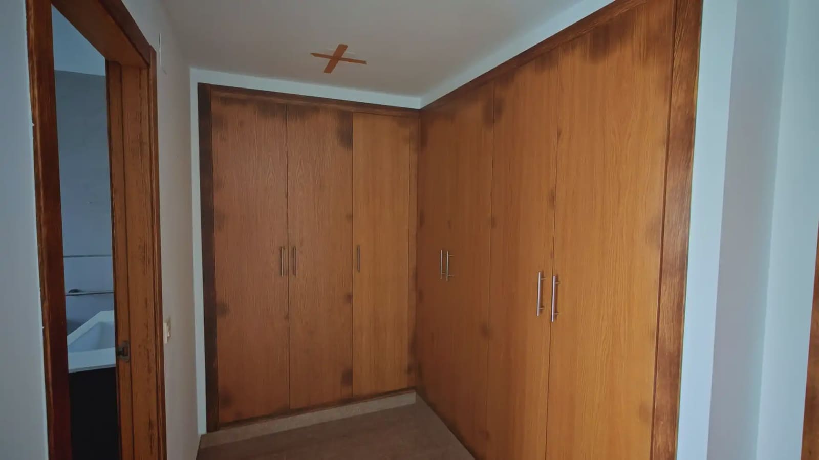 4 slaapkamer Huis te koop in Valencia stad met garage - € 243.000 (Ref: 9866160)