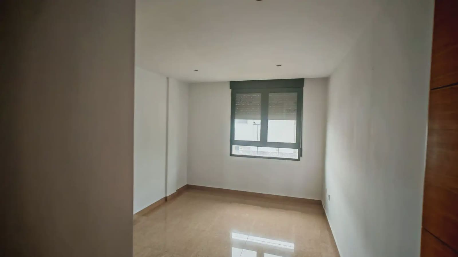 4 slaapkamer Huis te koop in Valencia stad met garage - € 243.000 (Ref: 9866160)