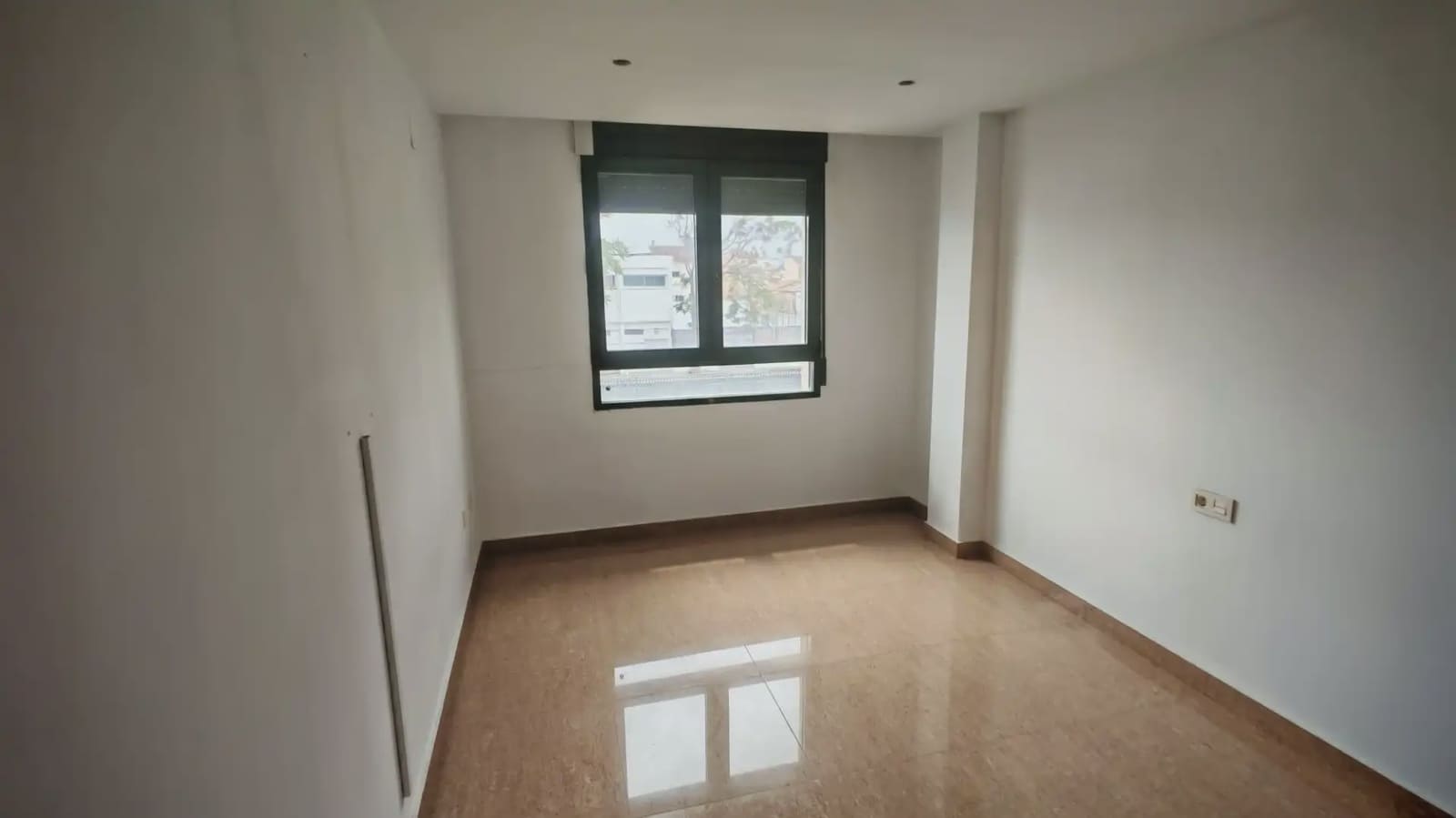 4 slaapkamer Huis te koop in Valencia stad met garage - € 243.000 (Ref: 9866160)
