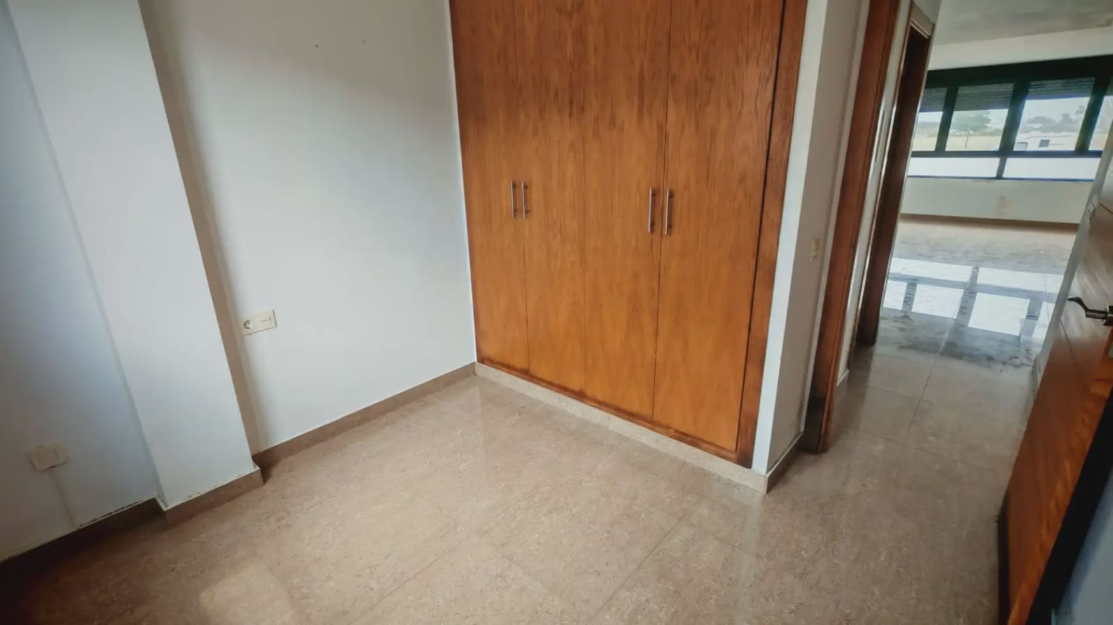 4 slaapkamer Huis te koop in Valencia stad met garage - € 243.000 (Ref: 9866160)