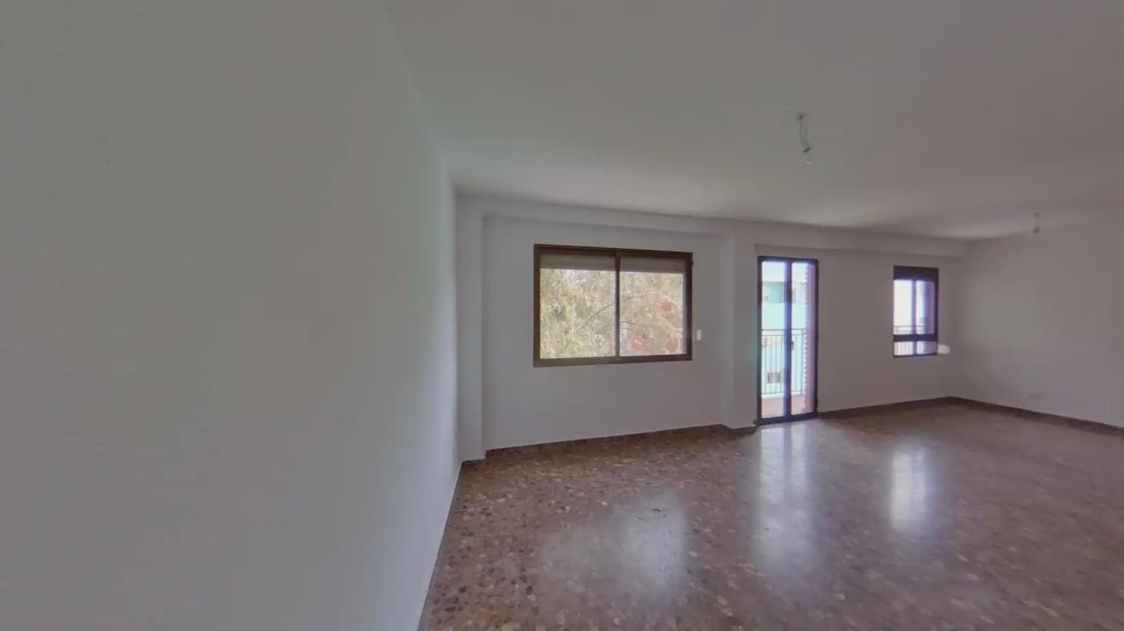 3 bedroom Flat for sale in Valencia city - € 275,000 (Ref: 9940731)