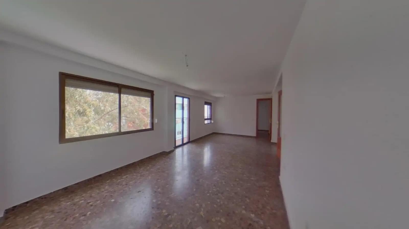 3 bedroom Flat for sale in Valencia city - € 275,000 (Ref: 9940731)