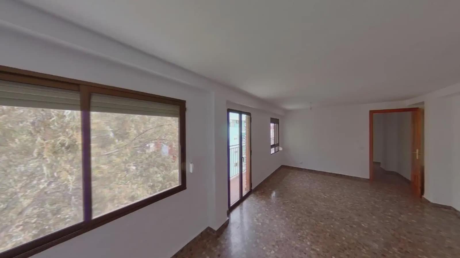3 bedroom Flat for sale in Valencia city - € 275,000 (Ref: 9940731)