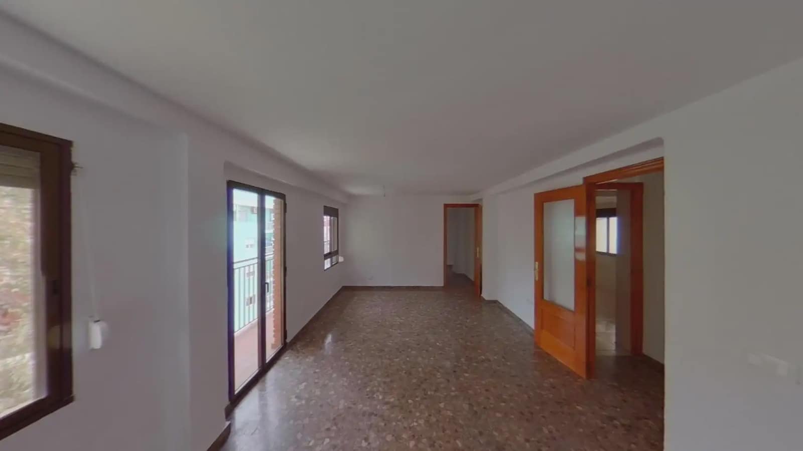 3 bedroom Flat for sale in Valencia city - € 275,000 (Ref: 9940731)